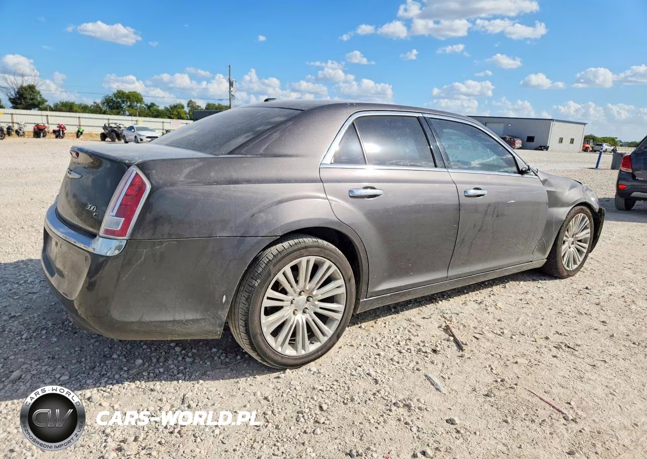2013 Chrysler 300C VIN:2C3CCAEG5DH573255 - 3