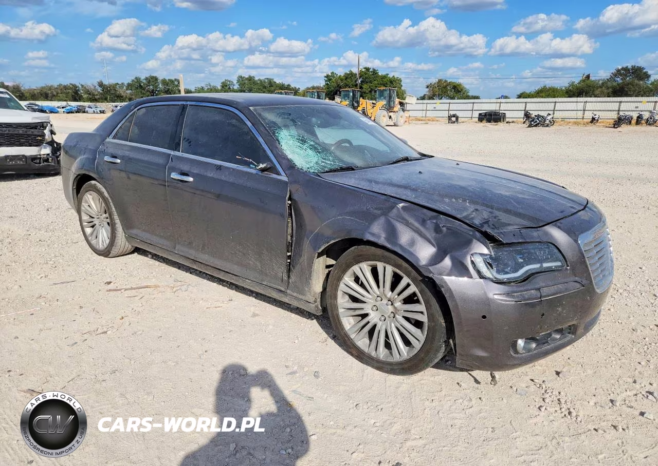 2013 Chrysler 300C VIN:2C3CCAEG5DH573255 - 4