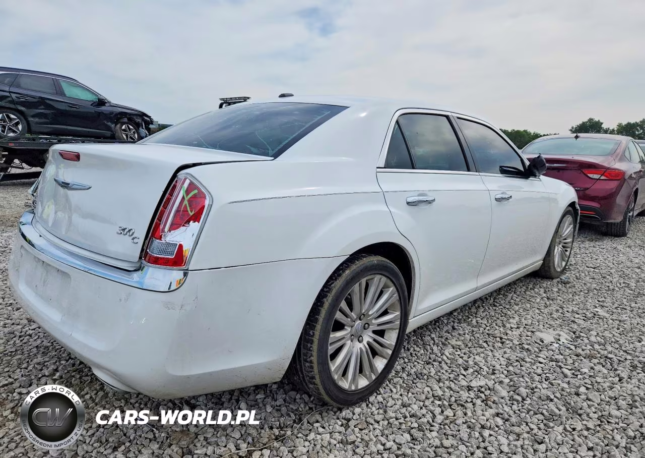 2014 Chrysler 300C VIN:2C3CCAEG1EH161903 - 3