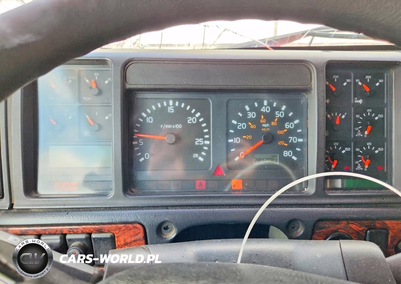 2000 Volvo Vnl Semi Truck VIN:4V4ND1JHXYN787031 - 9