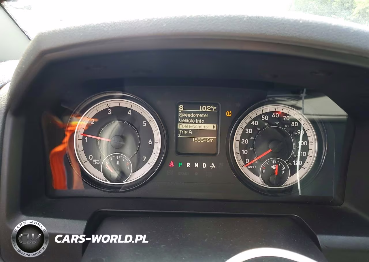 2019 Ram 1500 Classic Tradesman VIN:1C6RR7KG0KS520066 - 9