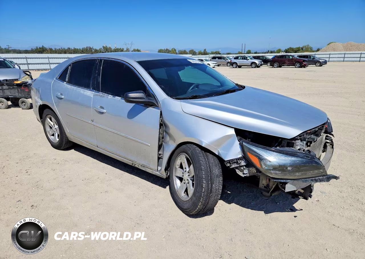 2013 Chevrolet Malibu Ls VIN:1G11B5SA1DF245385 - 4