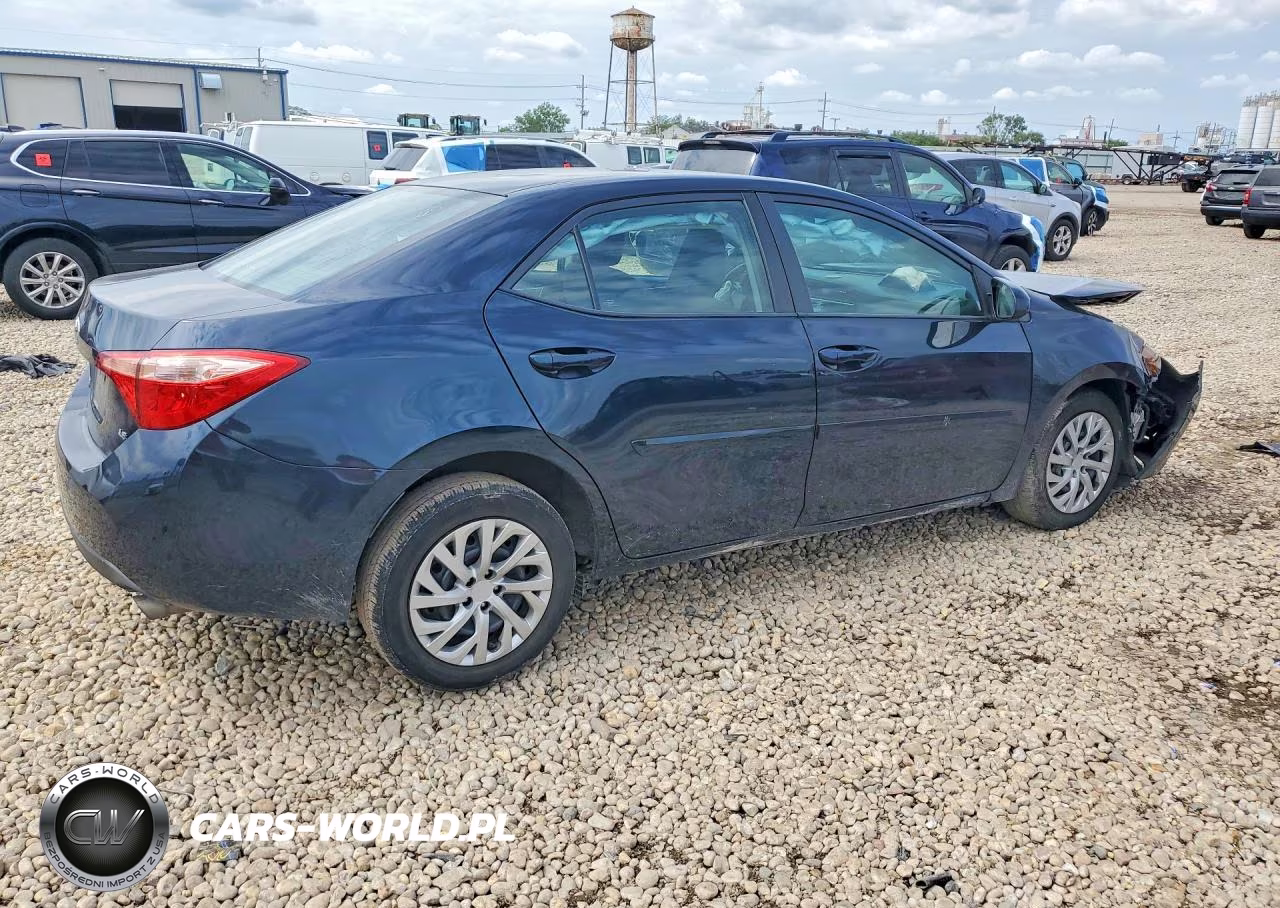 2017 Toyota Corolla Le VIN:2T1BURHE6HC904986 - 3