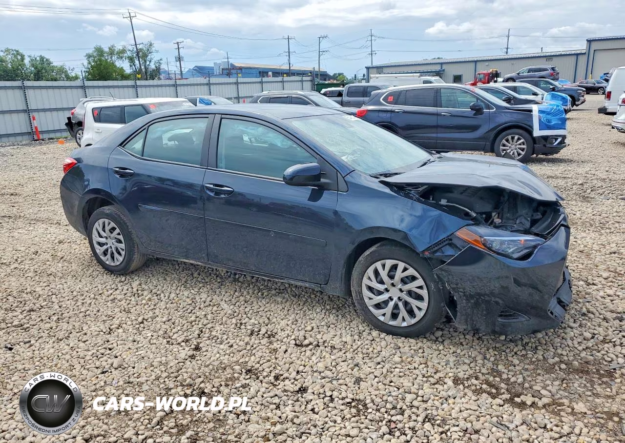 2017 Toyota Corolla Le VIN:2T1BURHE6HC904986 - 4