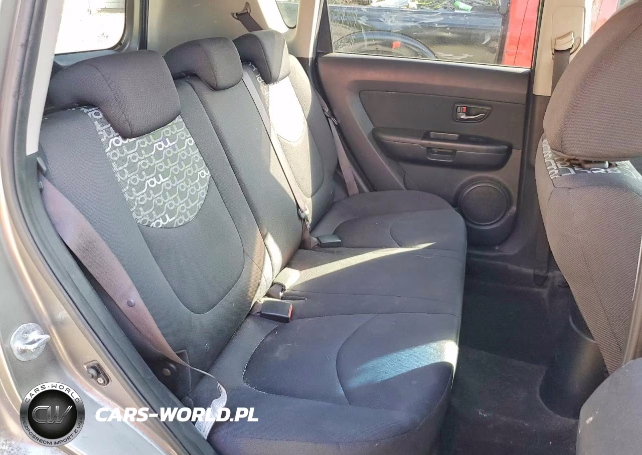 2010 Kia Soul + VIN:KNDJT2A2XA7190387 - 10