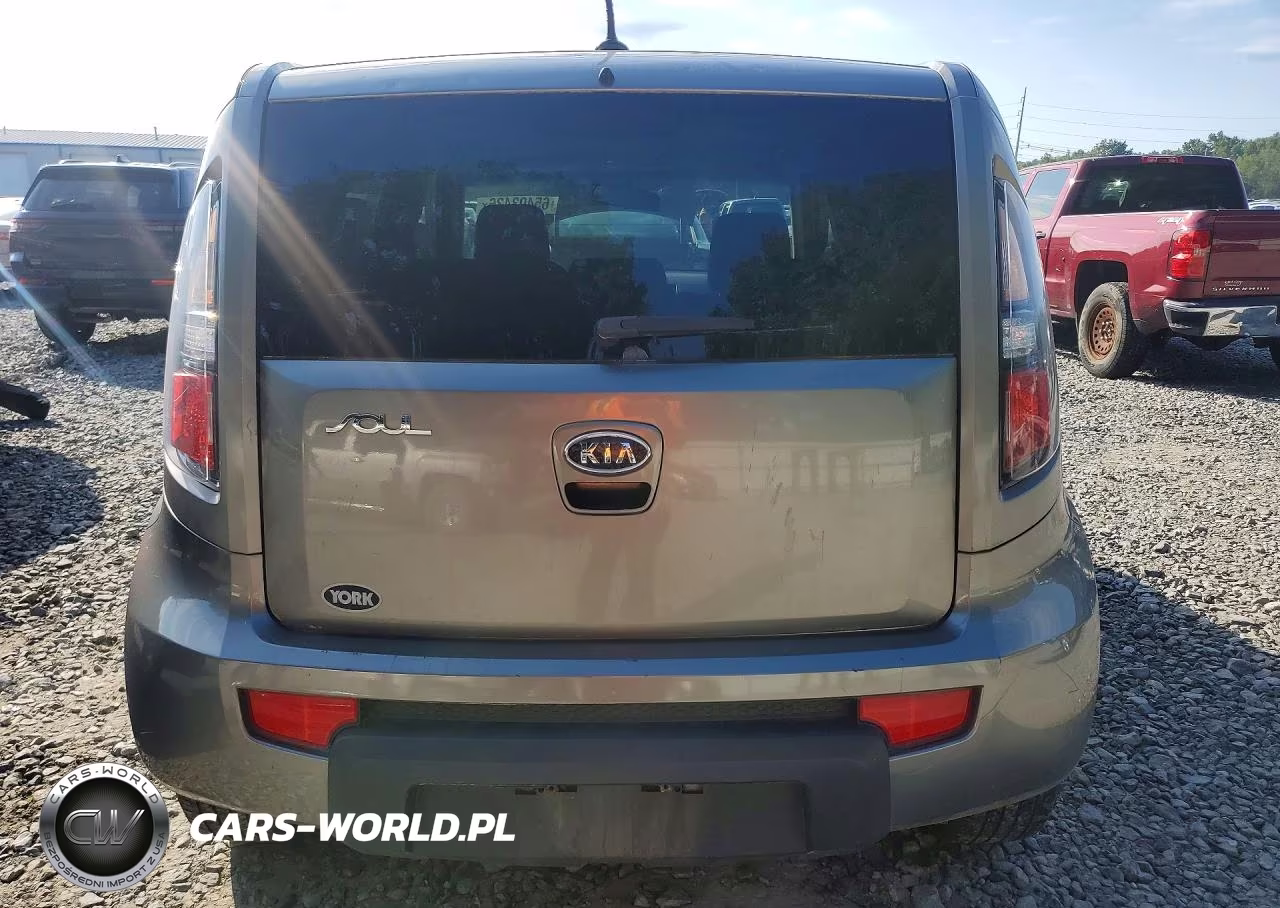2010 Kia Soul + VIN:KNDJT2A2XA7190387 - 6