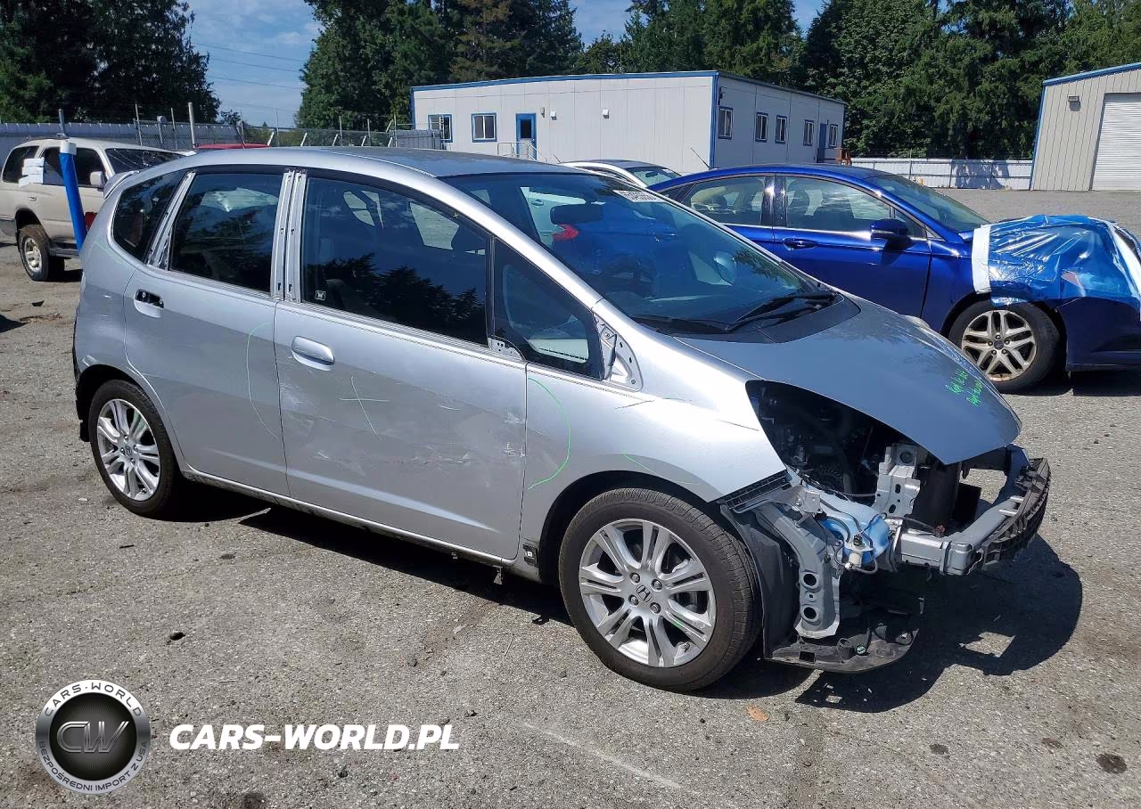 2011 Honda Fit Sport VIN:JHMGE8H56BC000339 - 4