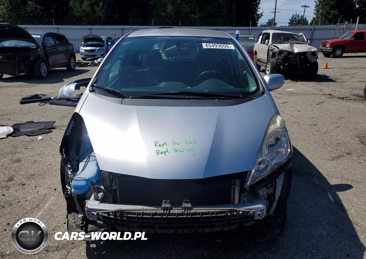 2011 Honda Fit Sport VIN:JHMGE8H56BC000339 - 5