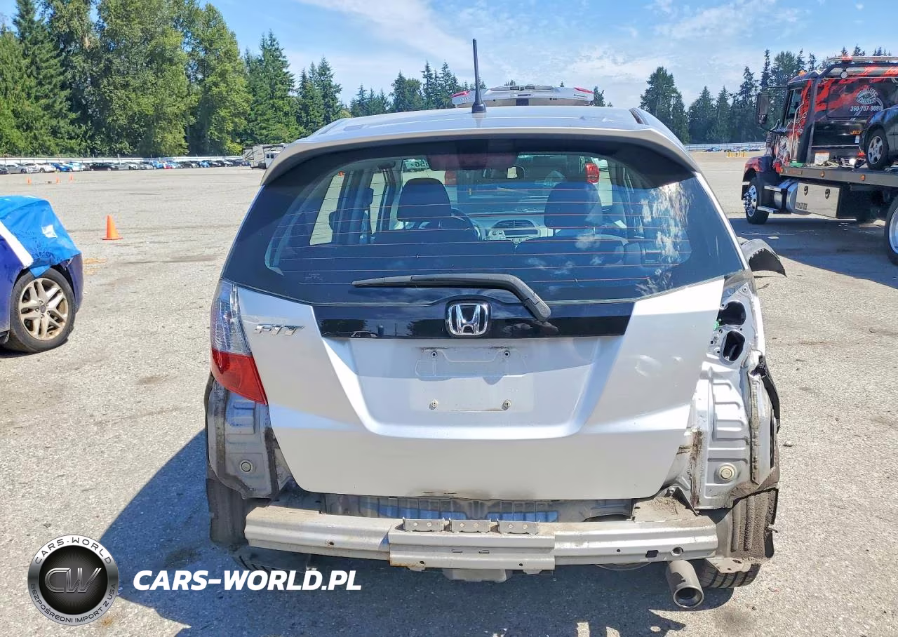 2011 Honda Fit Sport VIN:JHMGE8H56BC000339 - 6