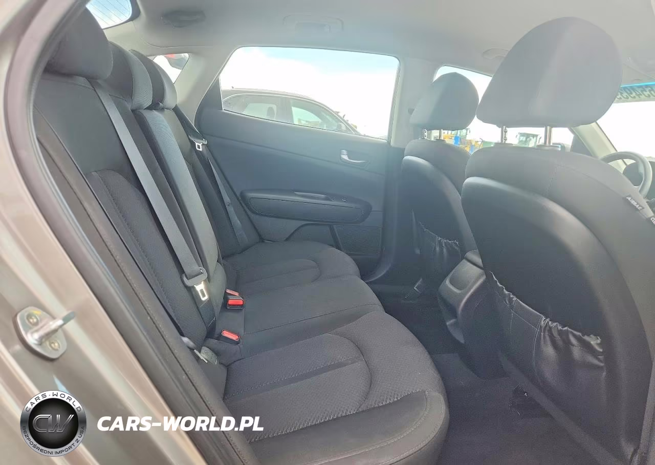 2018 Kia Optima Lx VIN:5XXGT4L32JG180133 - 10