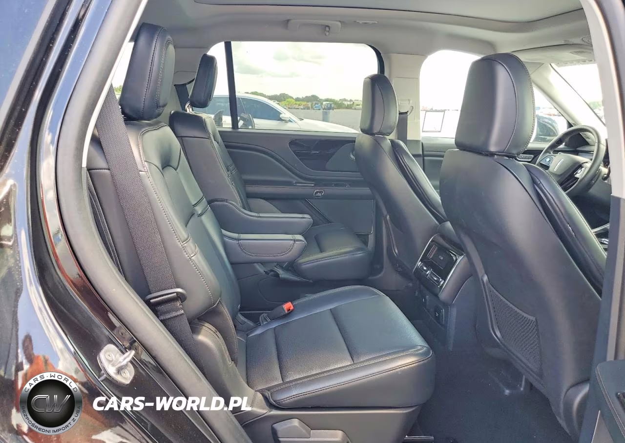 2025 Lincoln Aviator VIN:5LM5J6WC5SGL16231 - 10