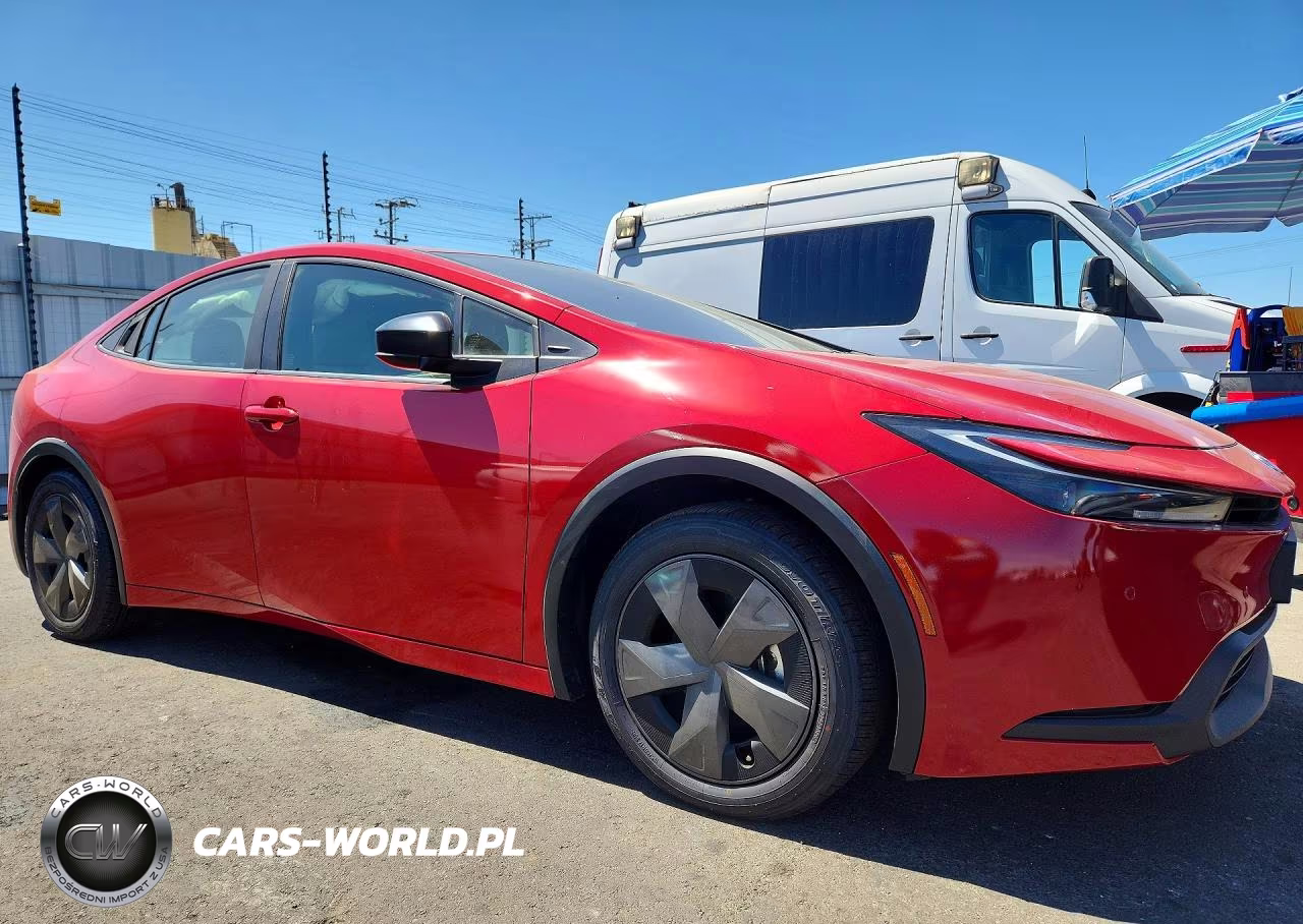 2023 Toyota Prius Le VIN:JTDACAAU8P3010318 - 4