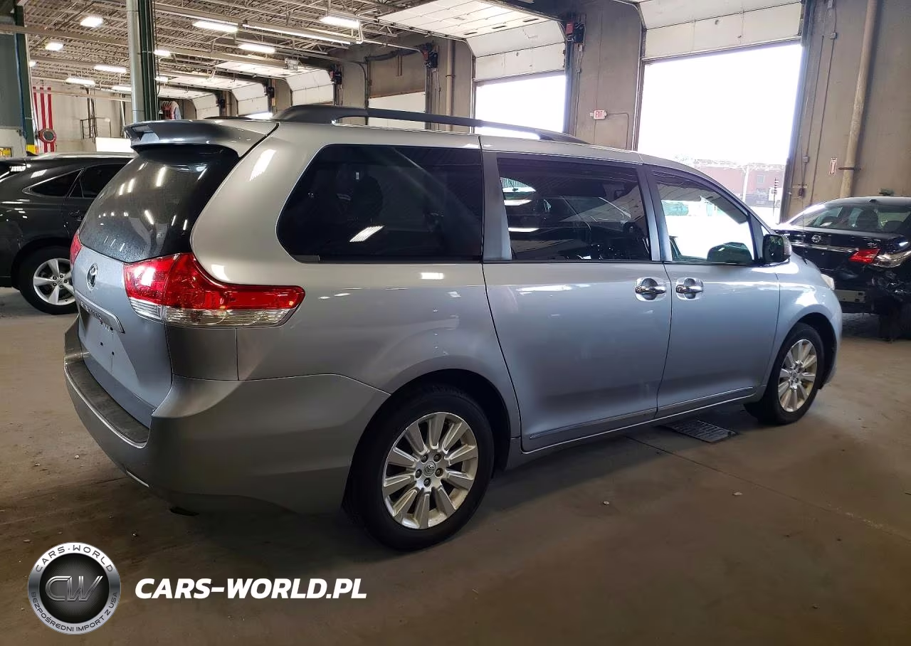 2012 Toyota Sienna Le VIN:5TDJK3DC0CS034042 - 3