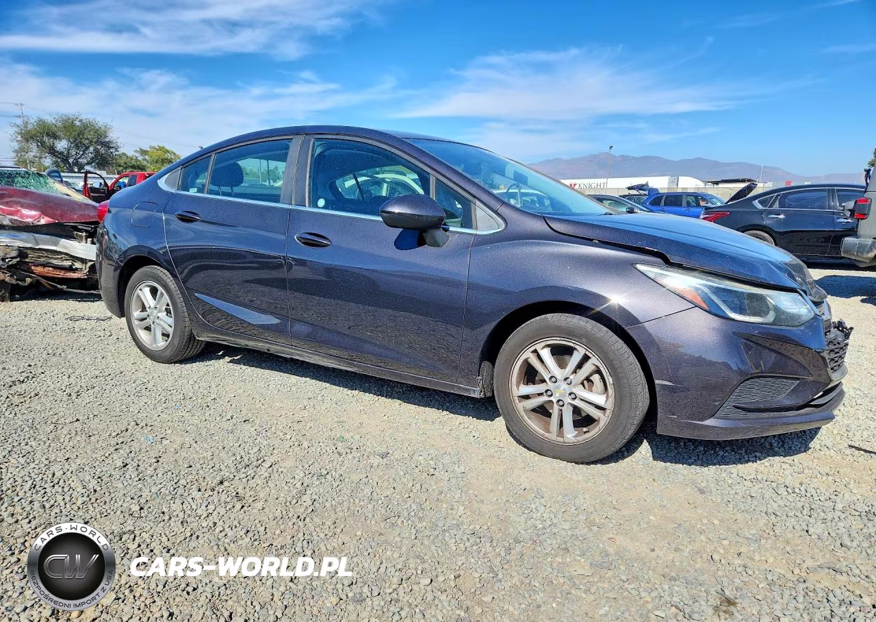 2017 Chevrolet Cruze Lt VIN:1G1BE5SM4H7209972 - 4