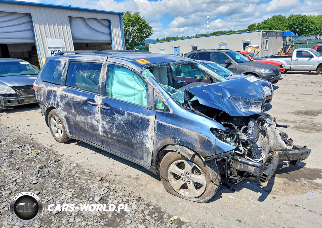 2017 Toyota Sienna Le VIN:5TDKZ3DC3HS874534 - 4