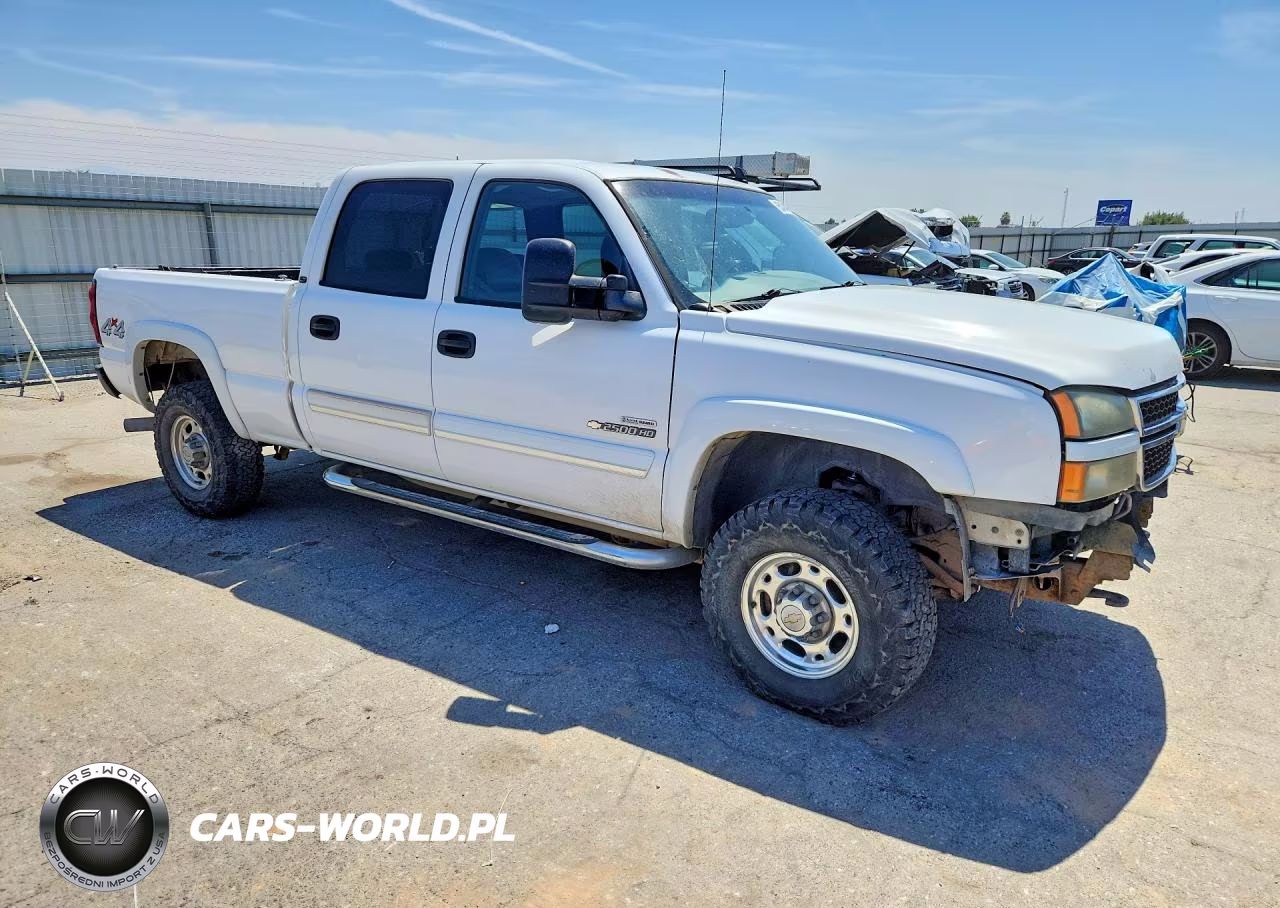2006 Chevrolet Silverado K2500 Heavy Duty VIN:1GCHK23DX6F167236 - 4