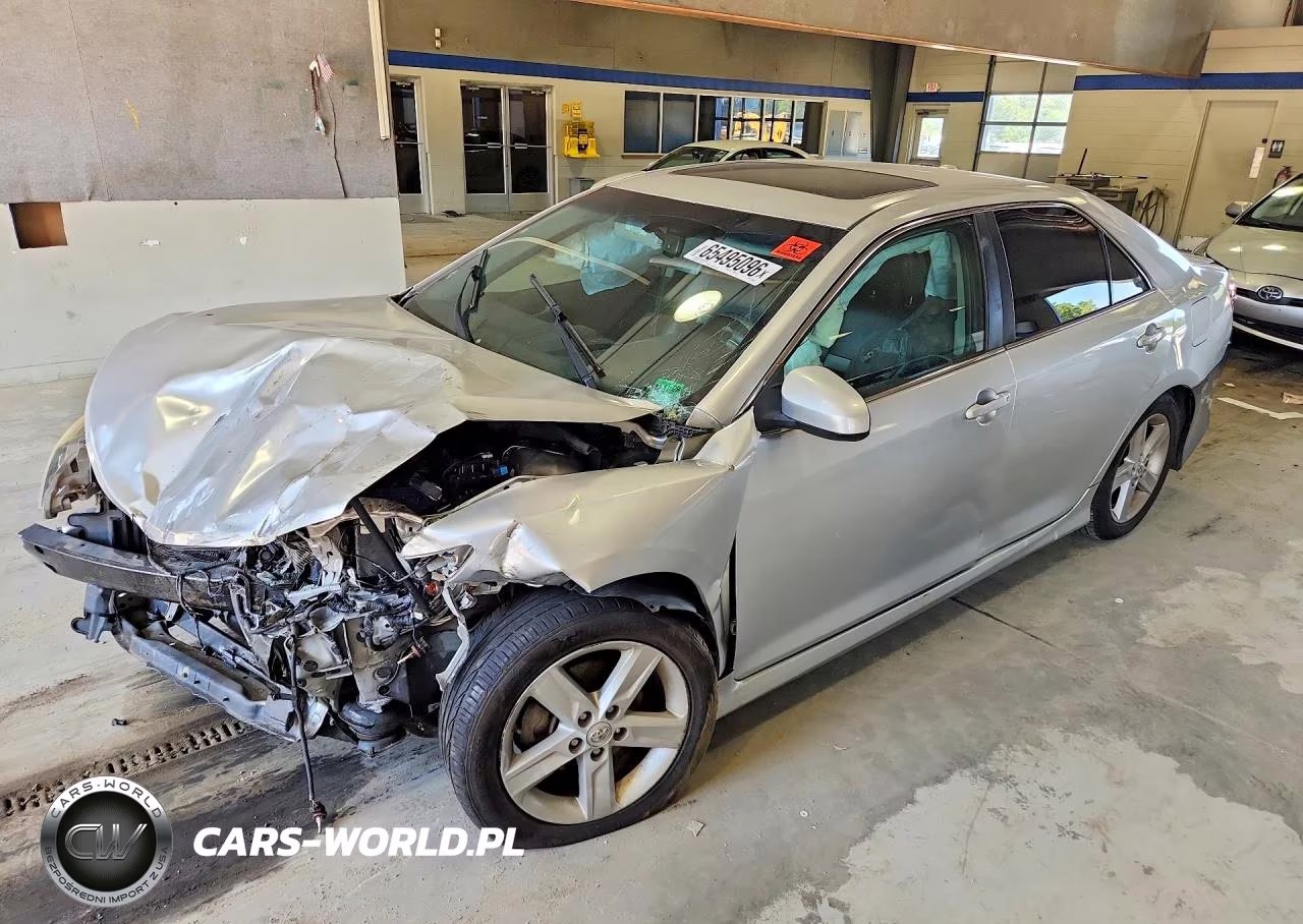 2012 Toyota Camry Se – zdjęcie 1 z 12