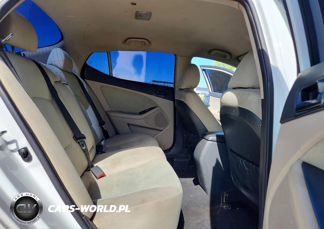 2015 Kia Optima Lx VIN:5XXGM4A75FG420219 - 10