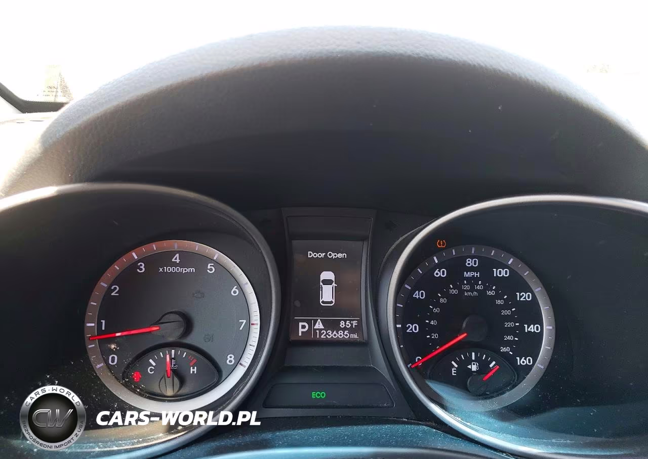 2016 Hyundai Santa Fe Sport 2.4L VIN:5XYZT3LBXGG342007 - 9