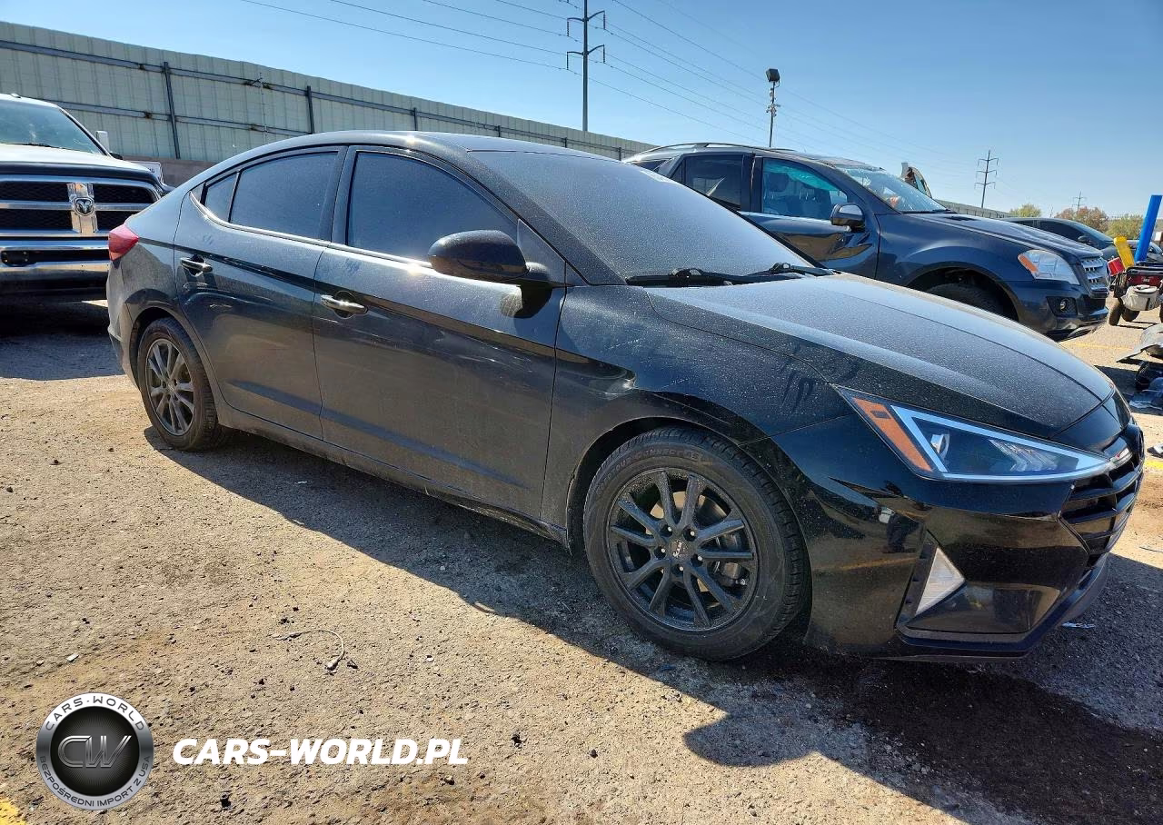 2019 Hyundai Elantra Value Edition VIN:5NPD84LF1KH449680 - 4