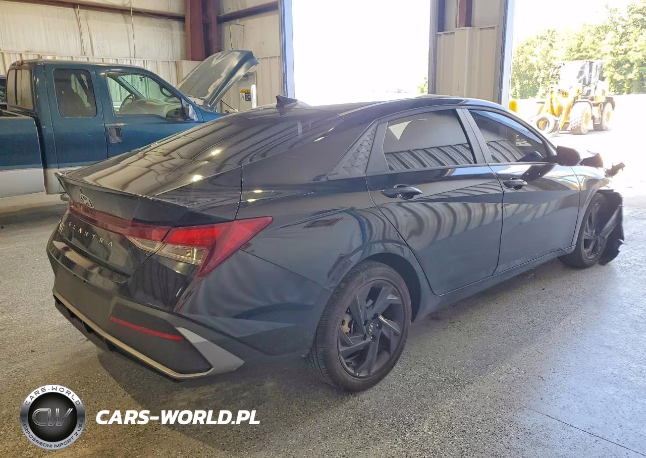 2026 Hyundai Elantra Sel Sport VIN:KMHLM4DGXTU187868 - 3