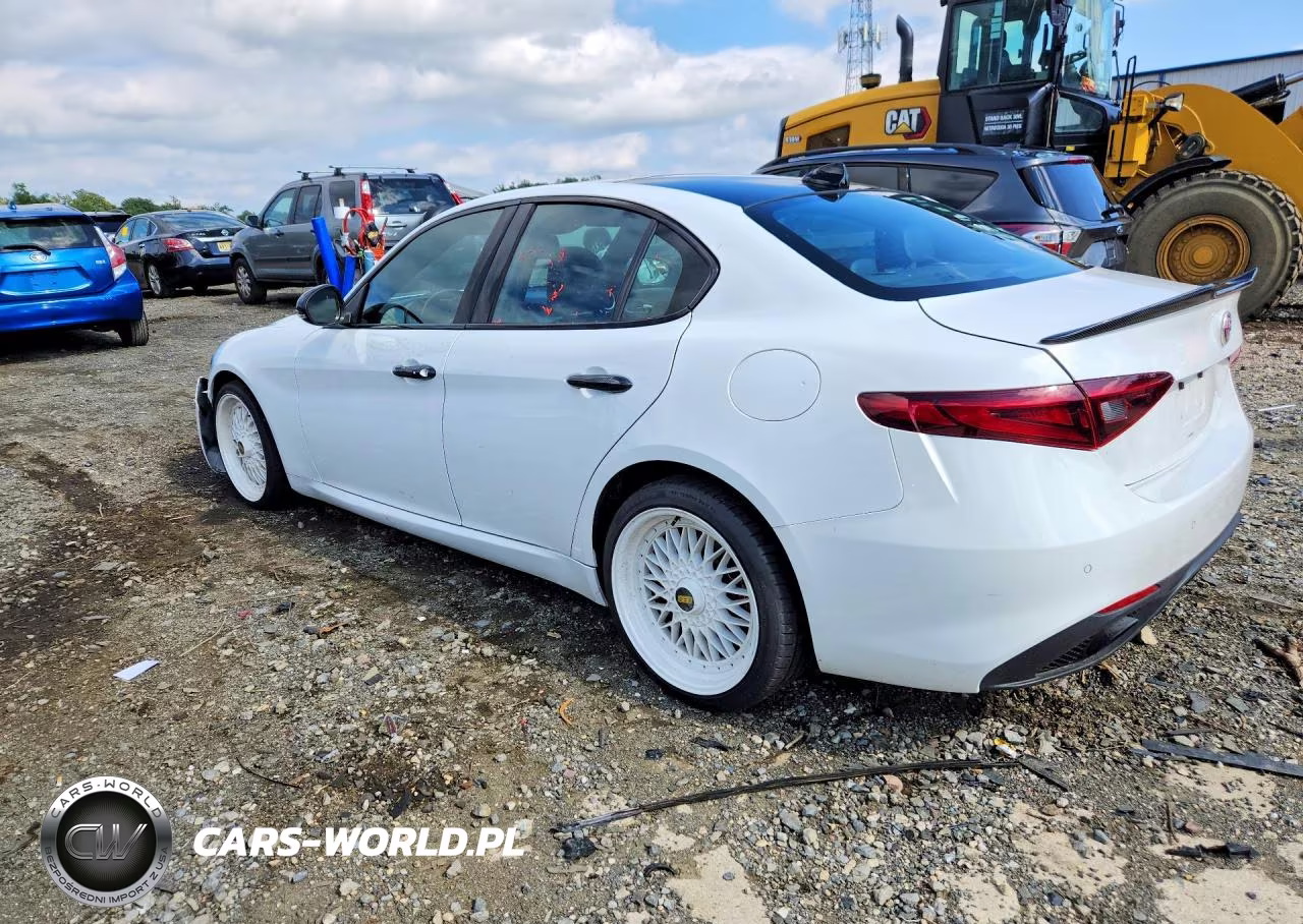 2022 Alfa Romeo Giulia Super VIN:ZARFANBN1N7655057 - 2