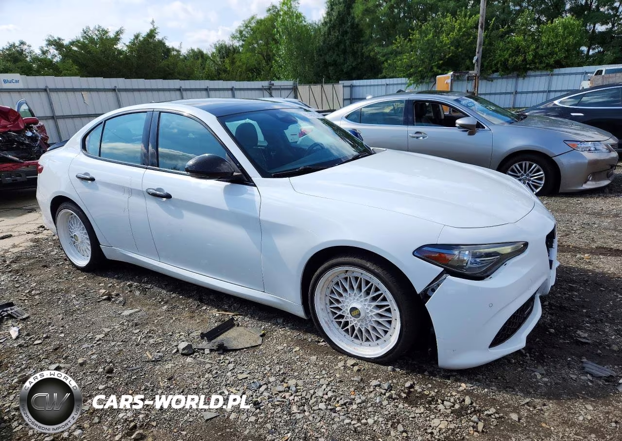 2022 Alfa Romeo Giulia Super VIN:ZARFANBN1N7655057 - 4