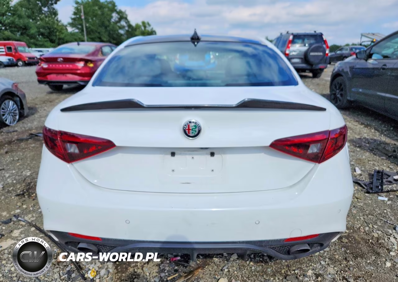 2022 Alfa Romeo Giulia Super VIN:ZARFANBN1N7655057 - 6