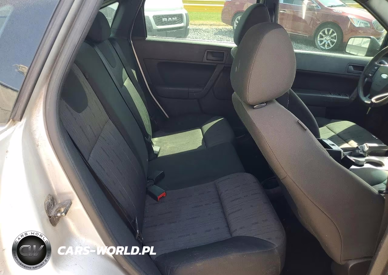 2009 Ford Focus Se VIN:1FAHP35N69W207769 - 10
