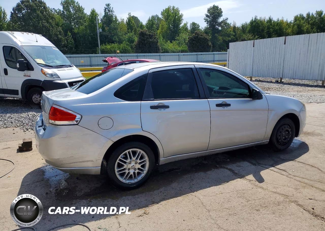 2009 Ford Focus Se VIN:1FAHP35N69W207769 - 3