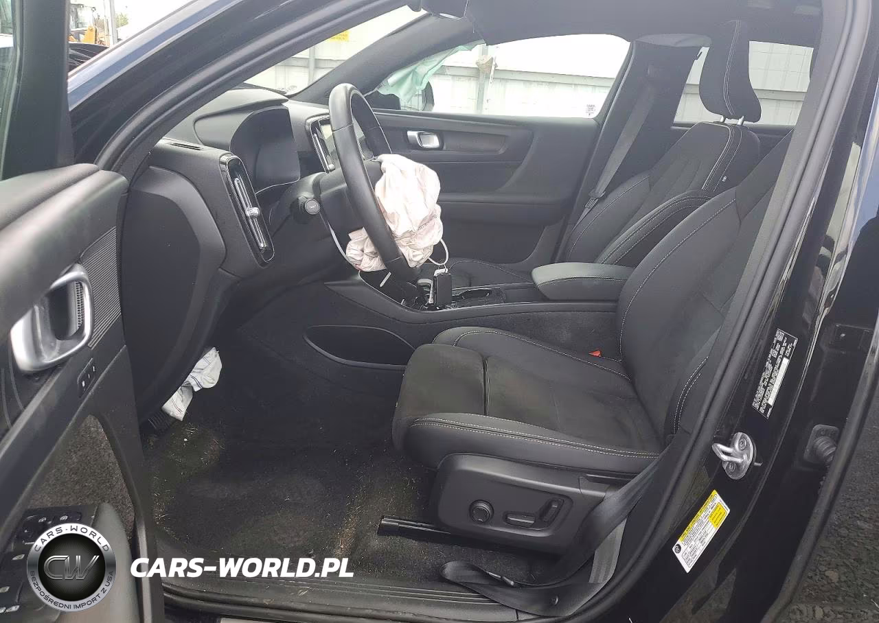 2023 Volvo C40 Recharge Plus VIN:YV4ED3GL0P2064692 - 7