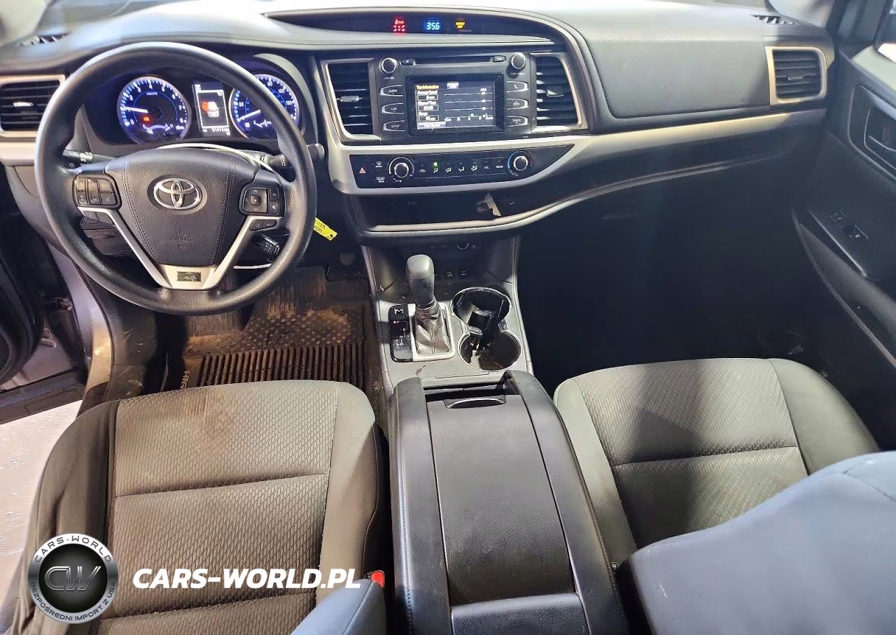 2018 Toyota Highlander Le VIN:5TDBZRFH9JS849400 - 8