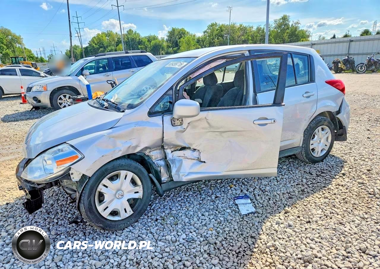2012 Nissan Versa 1.8 S – zdjęcie 1 z 13