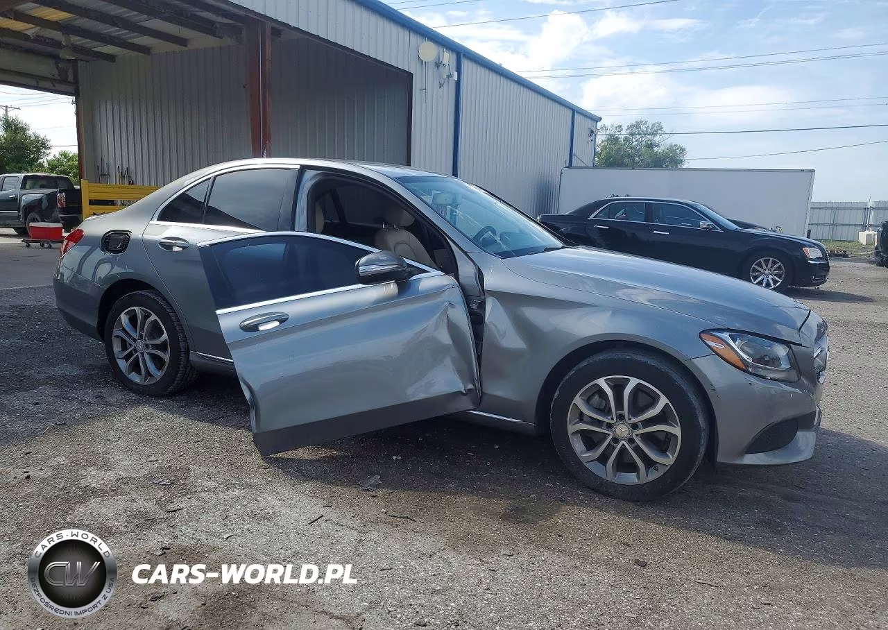 2015 Mercedes-Benz C 300 4Matic VIN:55SWF4KB6FU036122 - 4