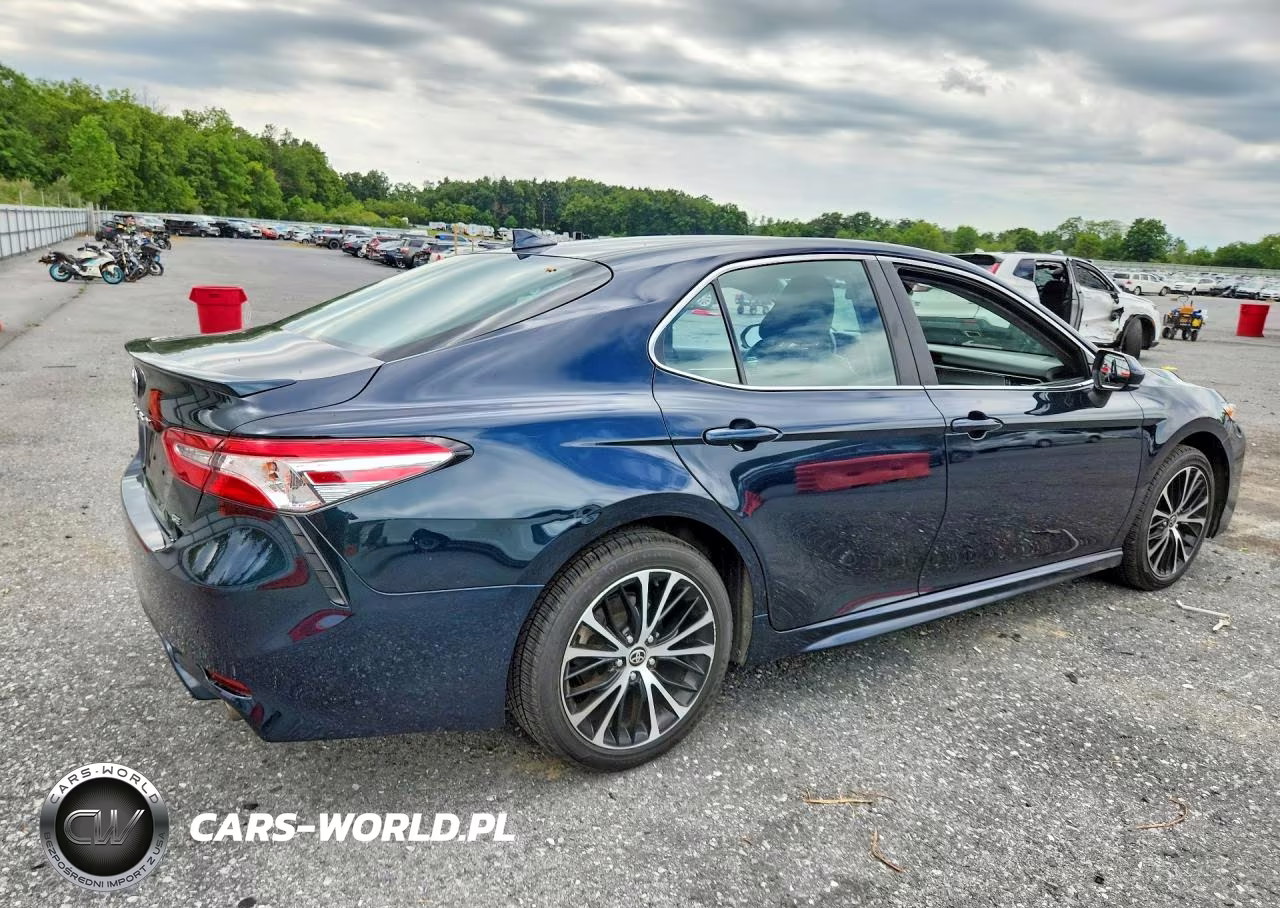 2020 Toyota Camry Se VIN:4T1G11AK9LU394320 - 3