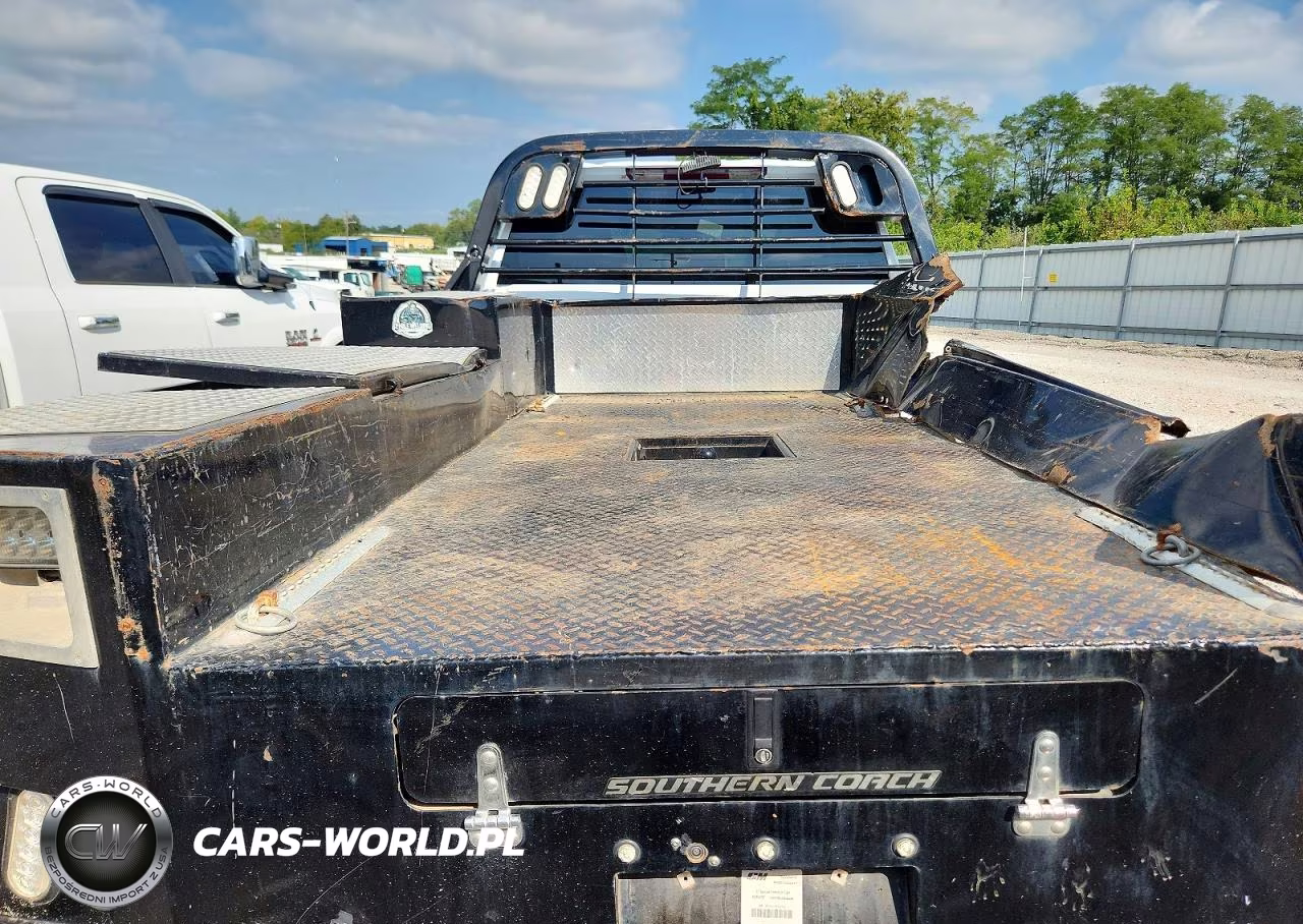 2022 Chevrolet Silverado C3500 VIN:1GB4WREY3NF344952 - 10