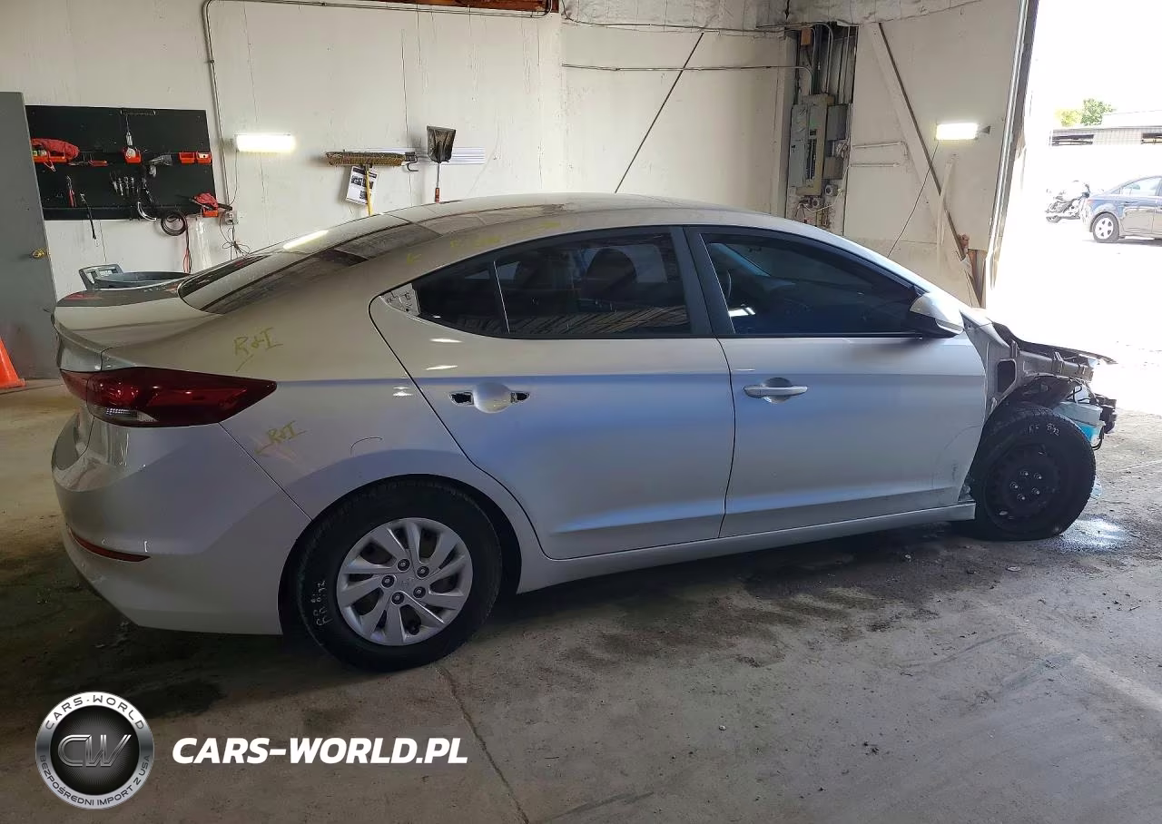 2018 Hyundai Elantra Se VIN:5NPD74LFXJH338224 - 3
