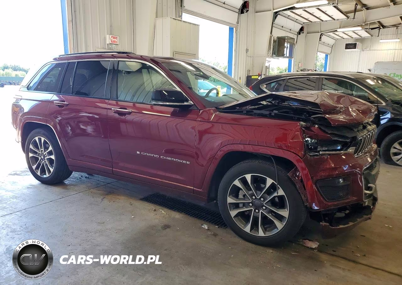 2023 Jeep Grand Cherokee Overland VIN:1C4RJHDG8PC548945 - 4