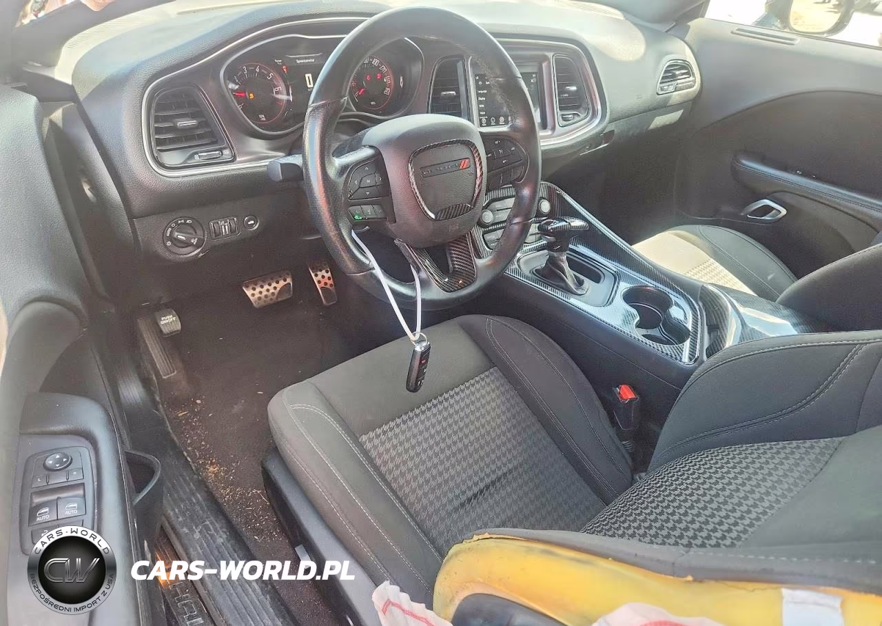 2018 Dodge Challenger Sxt VIN:2C3CDZAG1JH219309 - 8