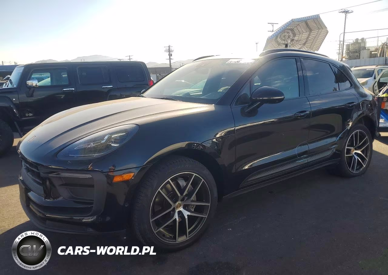 2023 Porsche Macan Base