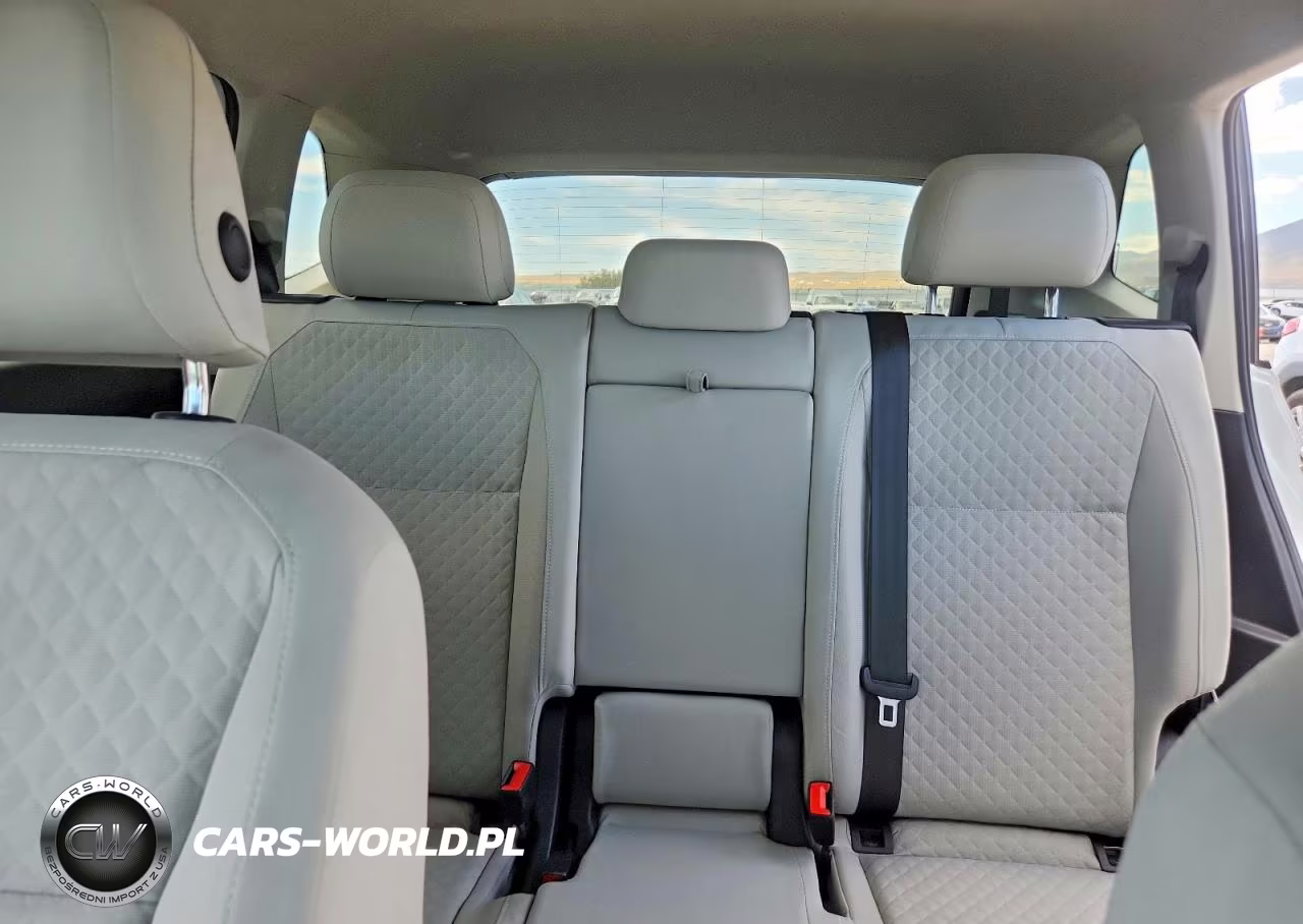 2019 Volkswagen Tiguan S VIN:3VV1B7AX3KM193006 - 10