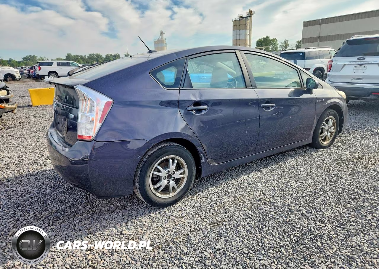2011 Toyota Prius Two VIN:JTDKN3DU2B0268382 - 3