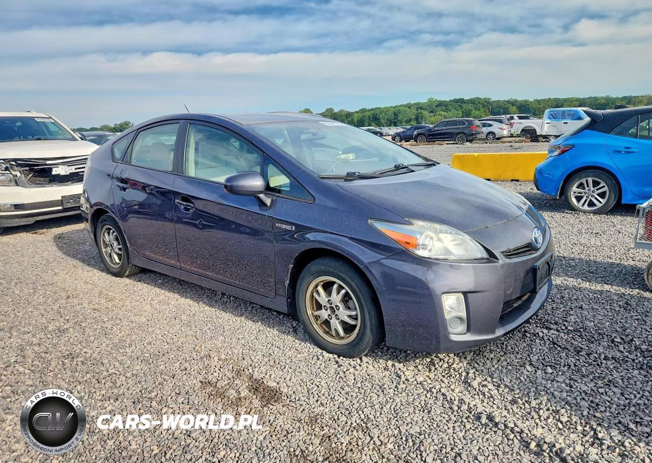 2011 Toyota Prius Two VIN:JTDKN3DU2B0268382 - 4