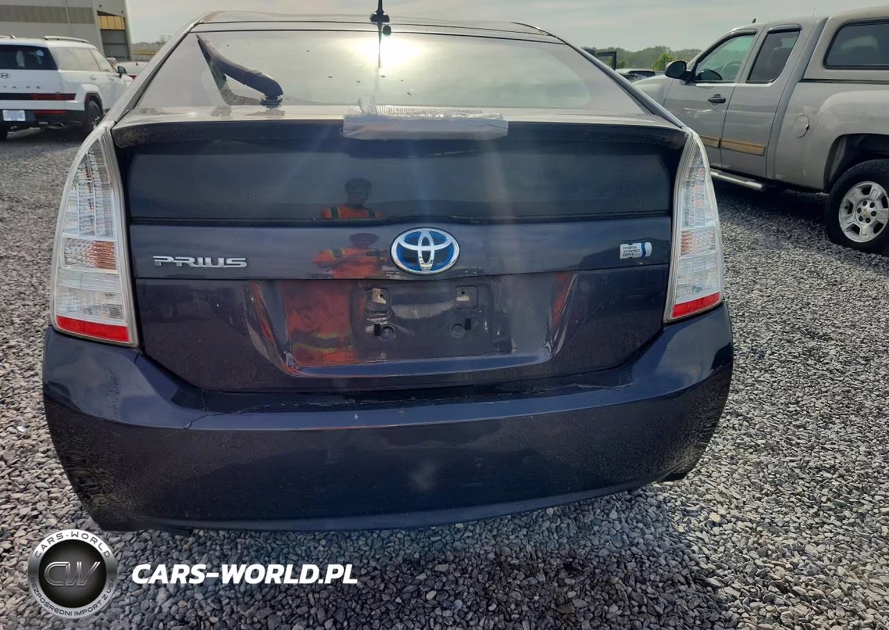 2011 Toyota Prius Two VIN:JTDKN3DU2B0268382 - 6