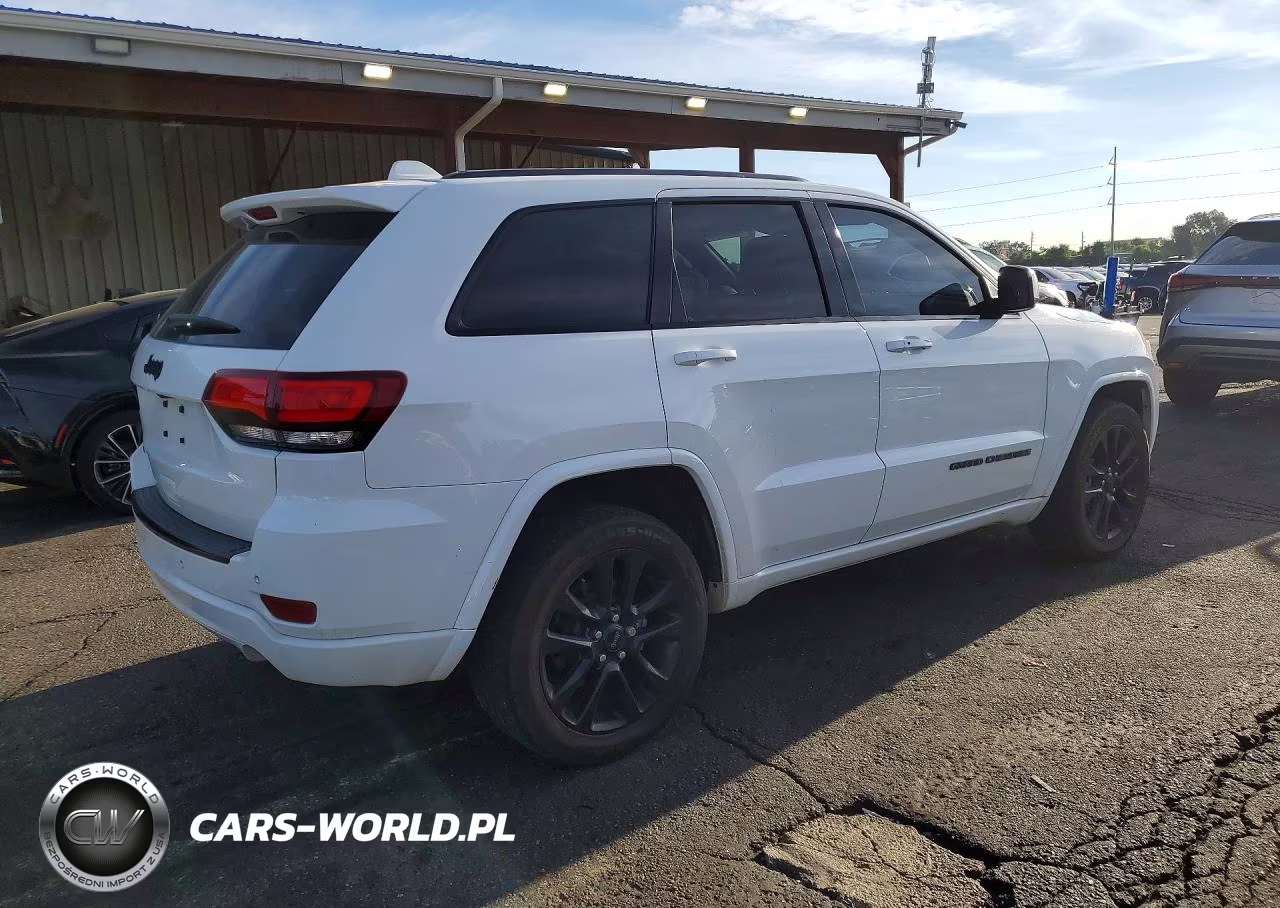 2018 Jeep Grand Cherokee Laredo VIN:1C4RJFAG8JC202880 - 3