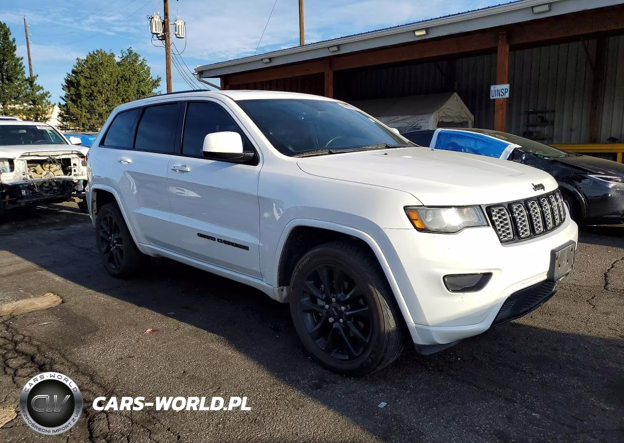 2018 Jeep Grand Cherokee Laredo VIN:1C4RJFAG8JC202880 - 4