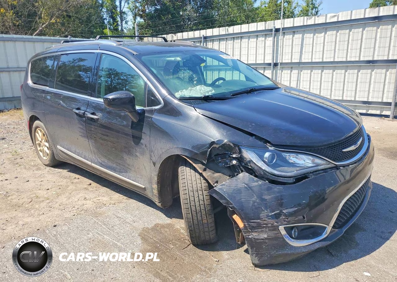 2020 Chrysler Pacifica Touring L VIN:2C4RC1BG7LR271548 - 4