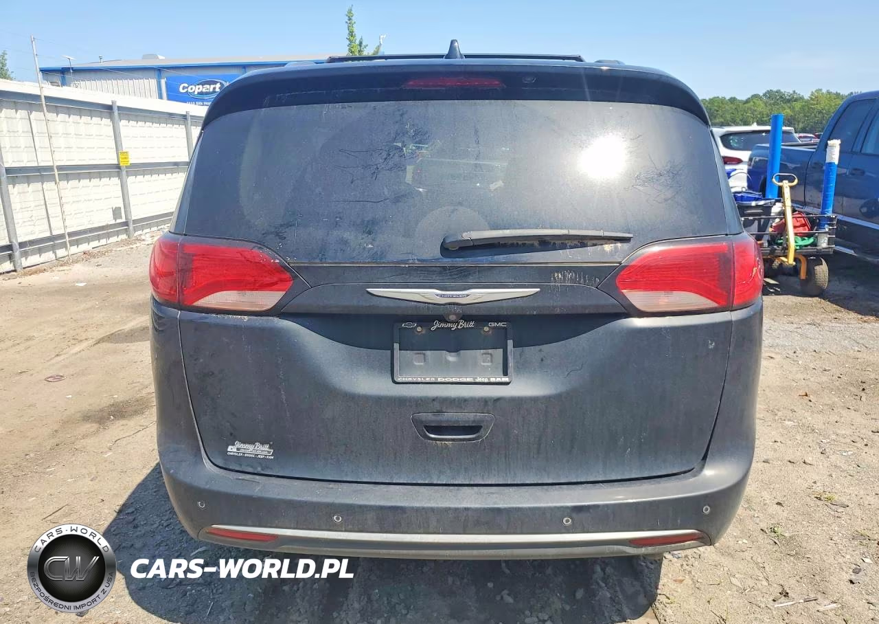 2020 Chrysler Pacifica Touring L VIN:2C4RC1BG7LR271548 - 6
