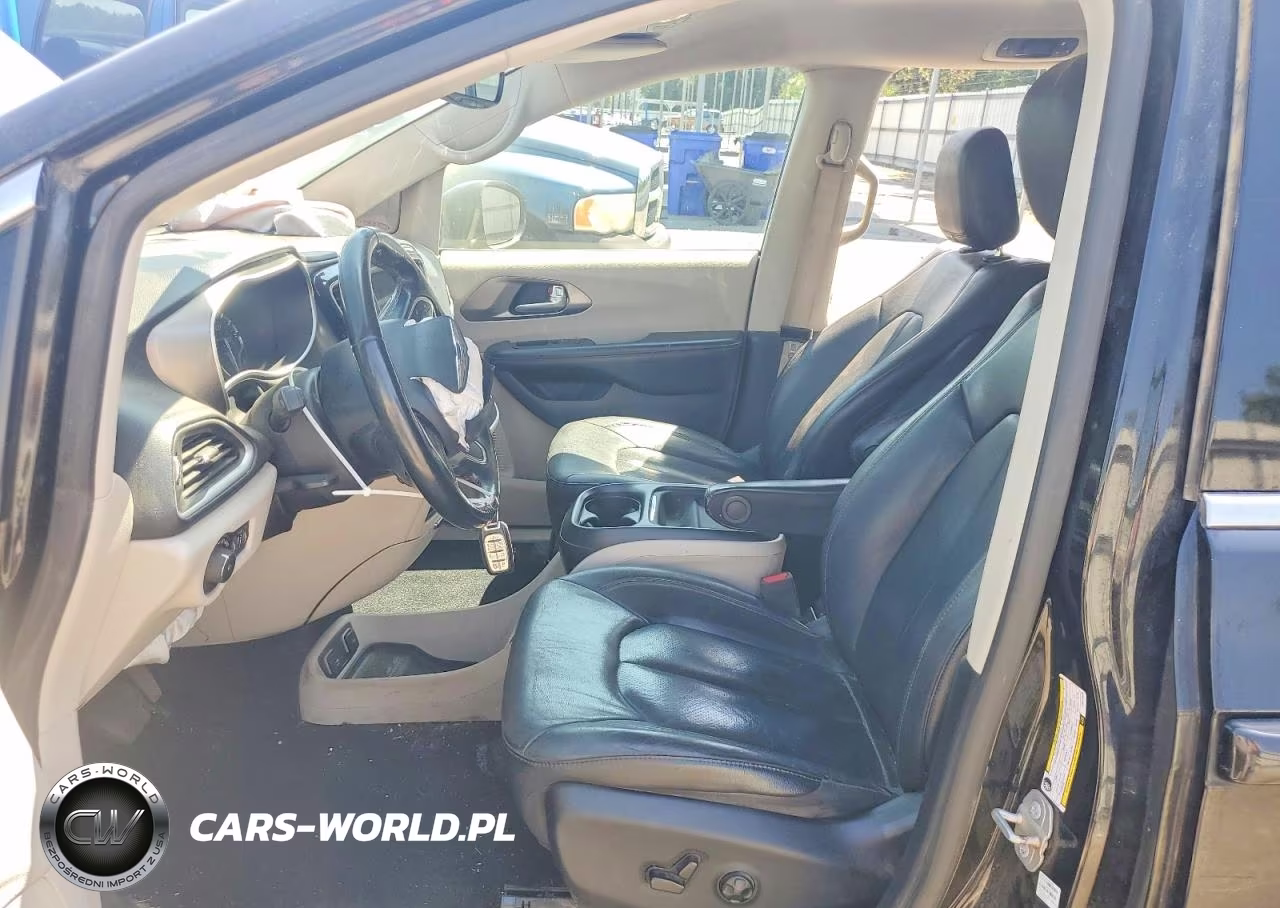 2020 Chrysler Pacifica Touring L VIN:2C4RC1BG7LR271548 - 7