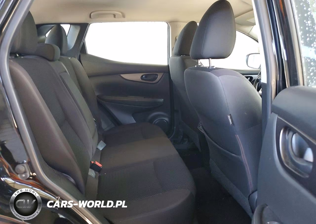 2018 Nissan Rogue Sport S VIN:JN1BJ1CP6JW163449 - 11